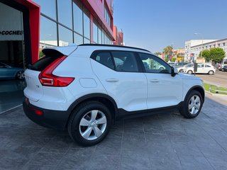 Volvo XC40 T2 MOMENTUM 2021