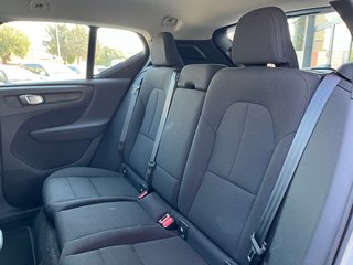 Volvo XC40 T2 MOMENTUM 2021