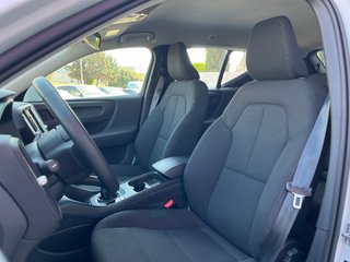 Volvo XC40 T2 MOMENTUM 2021
