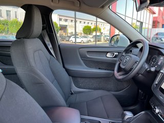 Volvo XC40 T2 MOMENTUM 2021