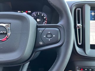 Volvo XC40 T2 MOMENTUM 2021