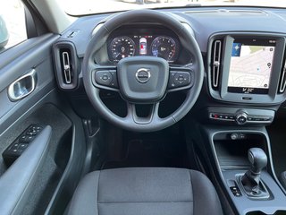 Volvo XC40 T2 MOMENTUM 2021