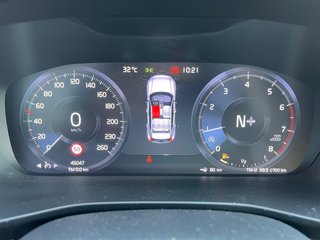 Volvo XC40 T2 MOMENTUM 2021