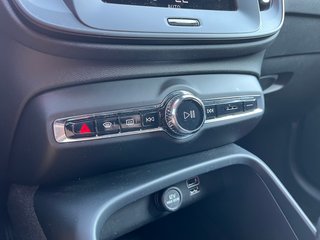 Volvo XC40 T2 MOMENTUM 2021