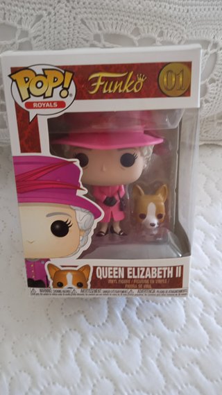 Funko Pop Reina Isabel con Corgi