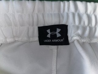 Pantalón corto deportivo Under Armour blanco