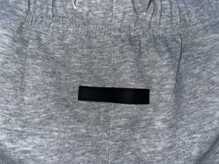 Pantalón corto Fear of God Essentials Gris