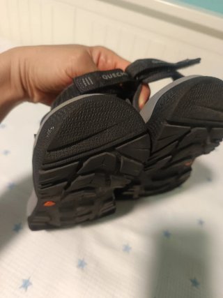 Sandalias senderismo hombre Quechua NH500 gris