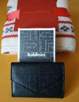 Set Baldinini: Plaid e portafoglio nero