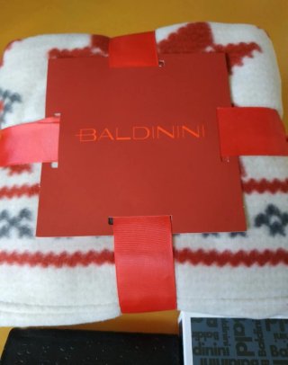Set Baldinini: Plaid e portafoglio nero