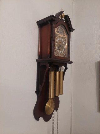 Reloj de carillón antiguo pesas péndulo pared