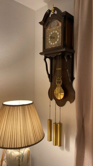 Reloj de carillón antiguo pesas péndulo pared