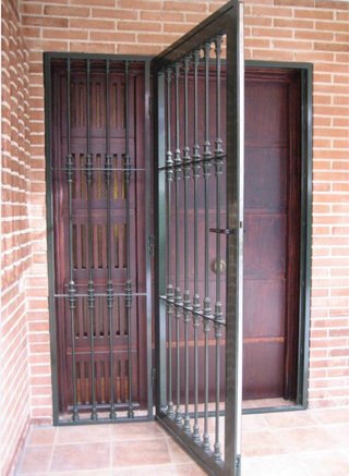 Rejas de metal para puertas