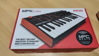 Akai MPK Mini Controladora MIDI