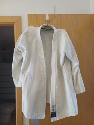 Kimono Judo/Karate Artes Marciales Talla S 170 cms