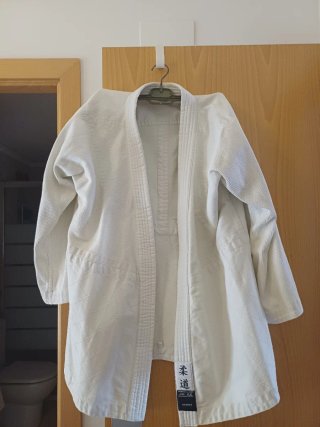 Kimono Judo/Karate Artes Marciales Talla S 170 cms
