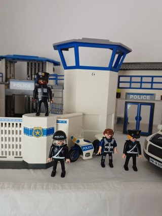Lote Playmobil Comisaría y prisión