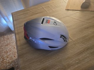 Casco MET Manta