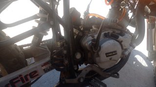 Moto Enduro/Motocross Negra y Naranja