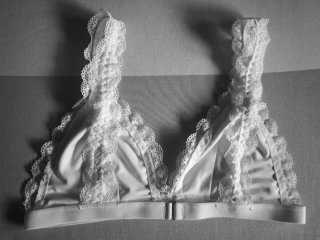 2 Sujetadores Bralette Encaje Negro y Blanco