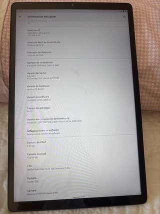 Tablet Lenovo Negra y Plateada en muy buen estado