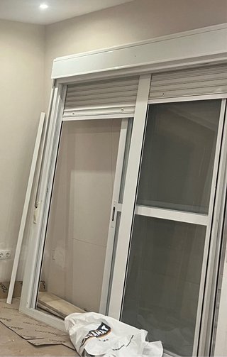 Puerta doble aluminio 180x227 con persiana Ganga