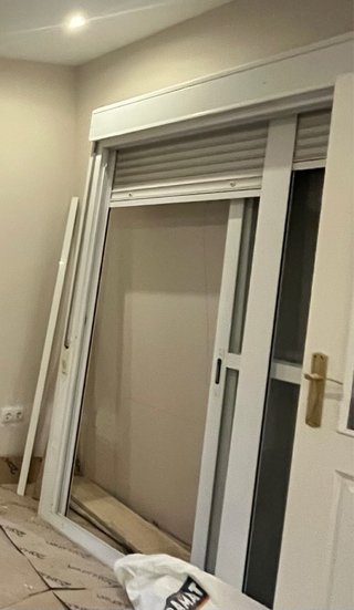 Puerta doble aluminio 180x227 con persiana Ganga