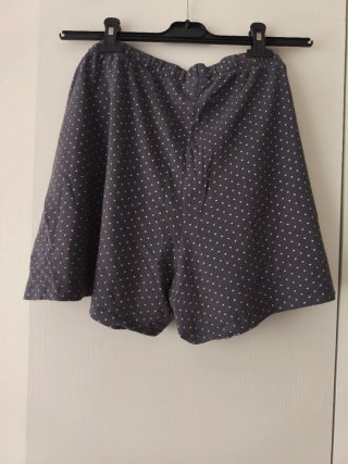 Pantalones cortos C&A mujer lunares
