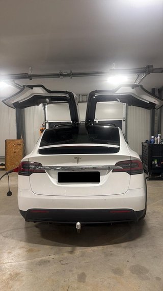 Tesla Model X 2017