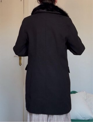 Chaqueta negra con cuello de pelo Talla S