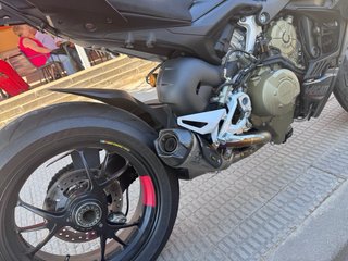 Ducati Streetfighter v4S Negra