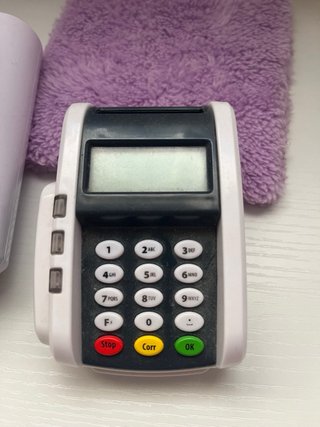 Caja registradora de juguete con accesorios