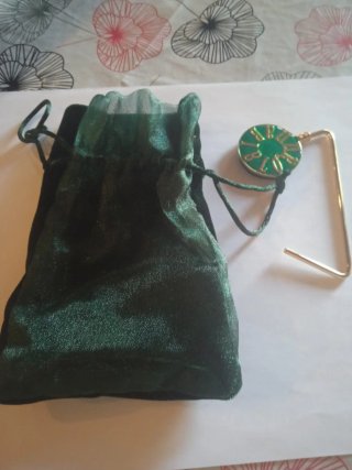 Gancio borsa da tavolo Anna Biblo verde.