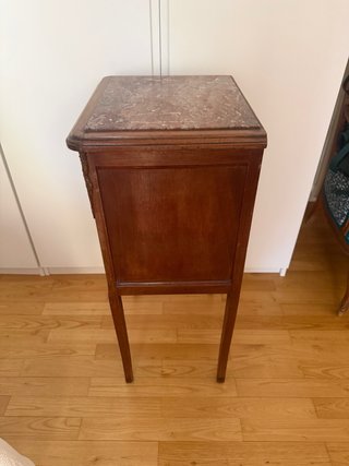 Mesita de noche antigua mármol y madera