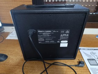 Amplificador Fender Mustang I V2