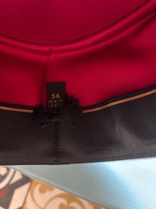 Sombrero de ala ancha gris