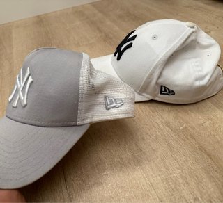 Gorras New Era NY (Gris y Blanca)