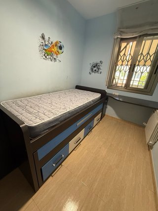 Letto a castello con scrivania e scarpiera, set.