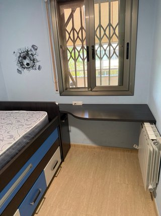 Letto a castello con scrivania e scarpiera, set.