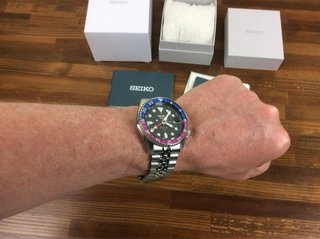 Seiko 5 Sports SBSC021 GMT Automático
