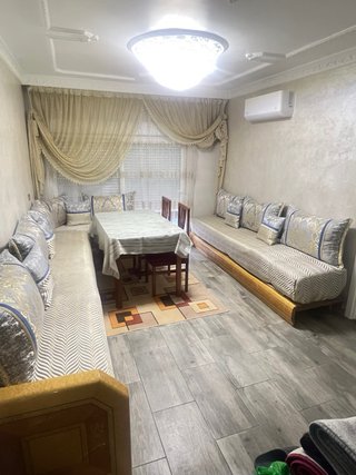 Muebles de salón con mesa