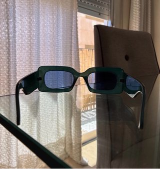 Gafas de sol vintage verdes y azules