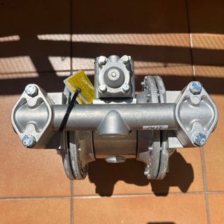 Bomba de doble diafragma Yamada NDP-20 de aluminio