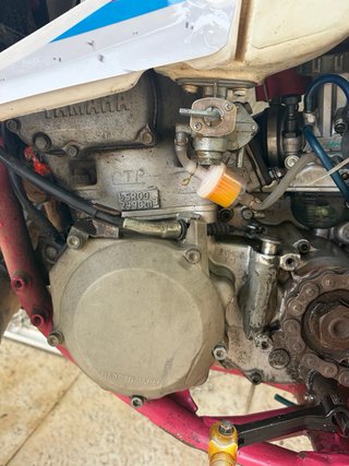 Yamaha YZ 1992 Chasis Rosa y Tanque Blanco
