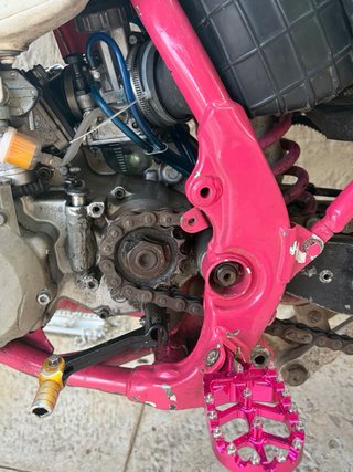 Yamaha YZ 1992 Chasis Rosa y Tanque Blanco
