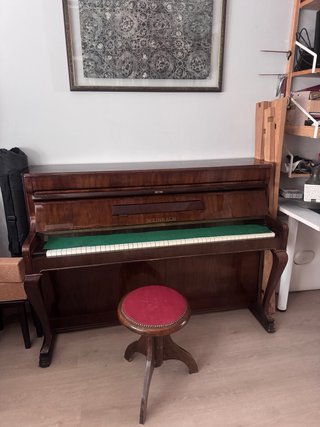 Piano Weinbach (Grupo Petrof) + Banqueta