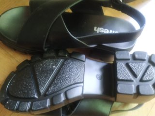 Sandalias Refresh negras sin estrenar + cinturón.