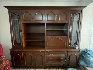 Mueble de salón madera y cristal