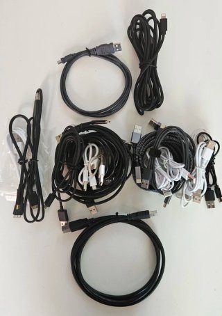 Lote de cables USB de varias marcas