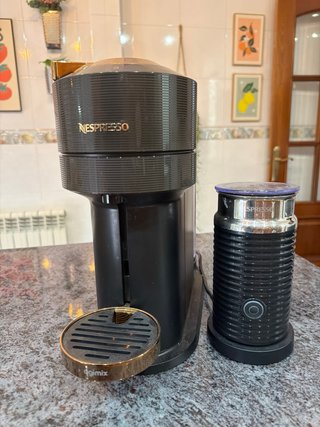 Cafetera Nespresso Next